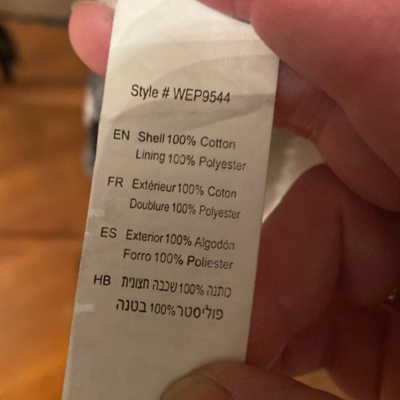 Ladies size small shacket with hood. - Picture 11 of 13